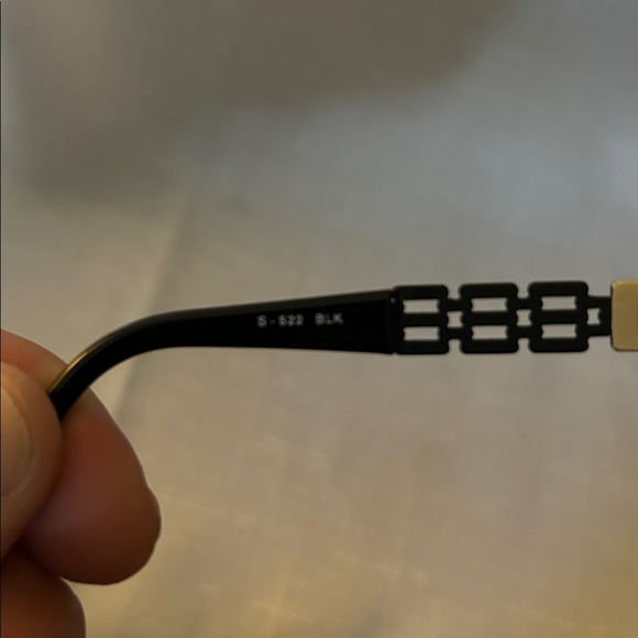 St. John Elegant Black Oval Sunglasses. S-522 BLk - Picture 5 of 6